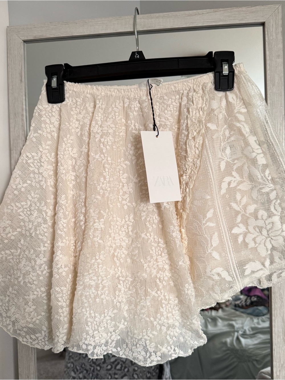 Zara Cream Lace Mini Skirt